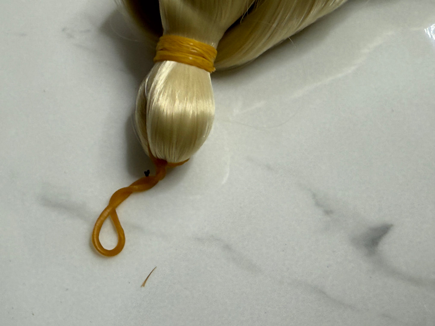 Beyond Braids – French Curls (24”, Color 613)