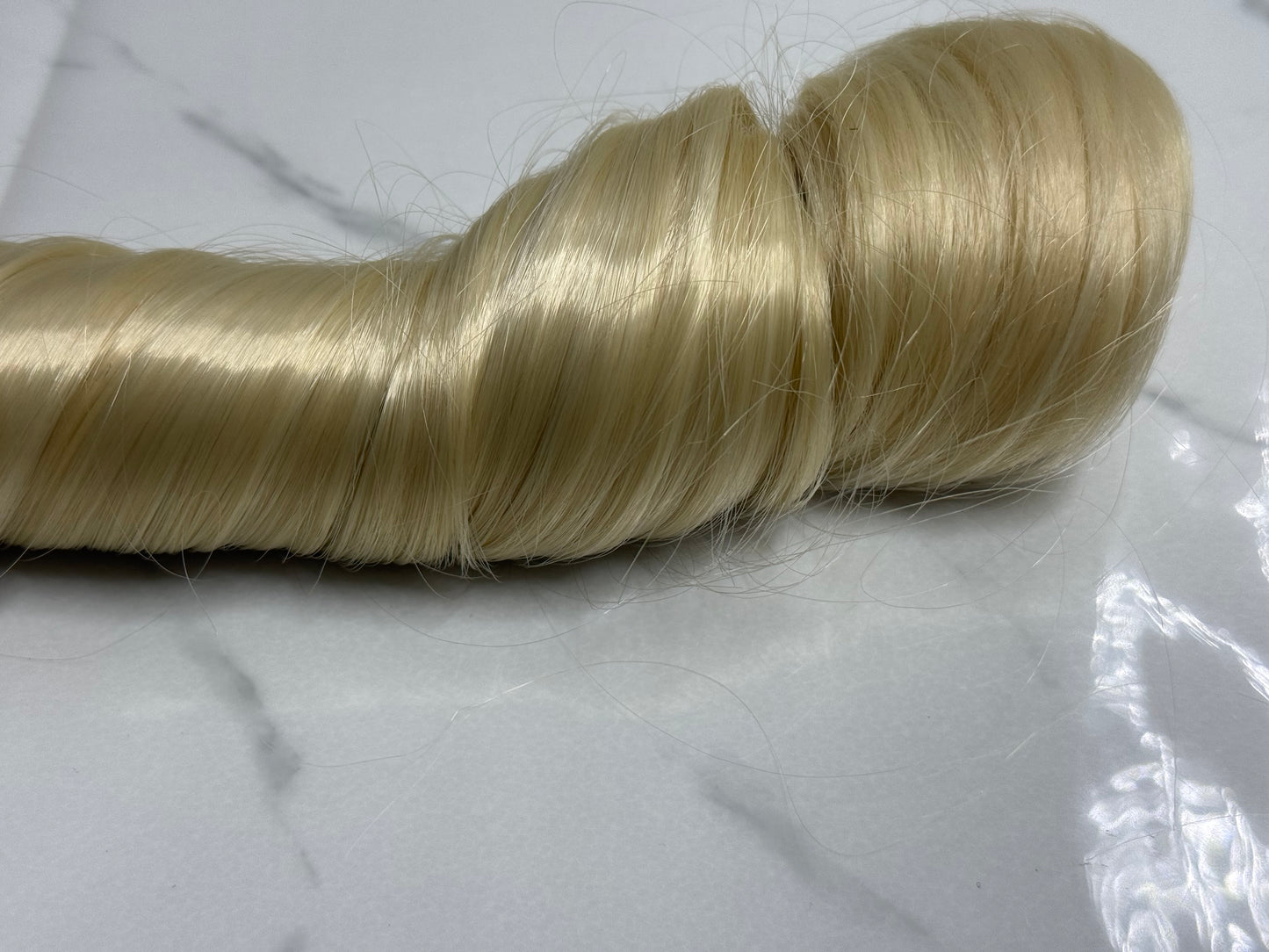 Beyond Braids – French Curls (24”, Color 613)